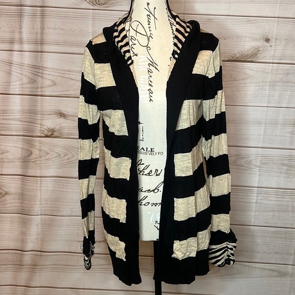 Maurices Sweaters - Women’s Maurices Hooded Cardigan - Blackans Tan - Large - D11